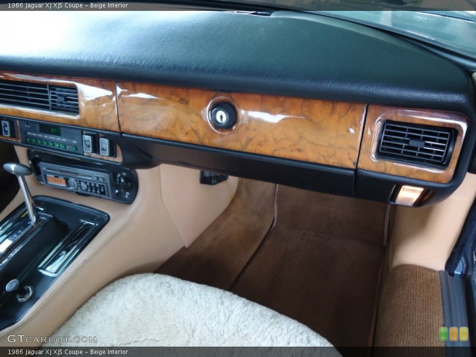 Beige Interior Dashboard for the 1986 Jaguar XJ XJS Coupe #66069023
