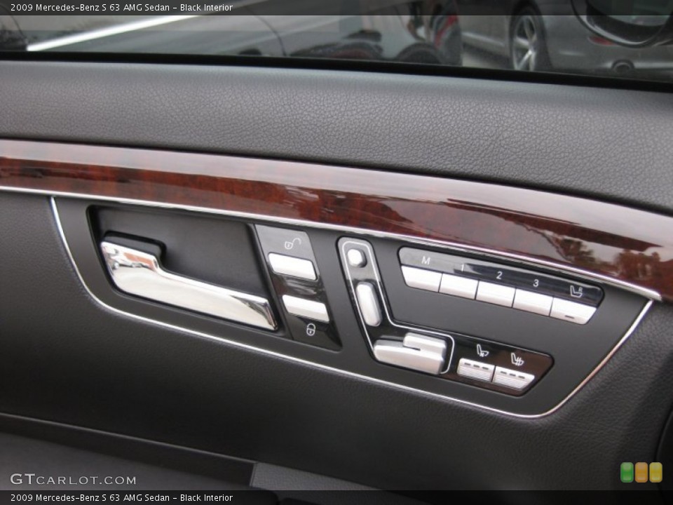 Black Interior Controls for the 2009 Mercedes-Benz S 63 AMG Sedan #66083586