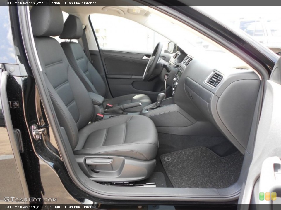 Titan Black Interior Photo for the 2012 Volkswagen Jetta SE Sedan #66093783