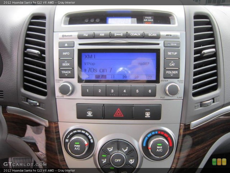 Gray Interior Controls for the 2012 Hyundai Santa Fe GLS V6 AWD #66097347