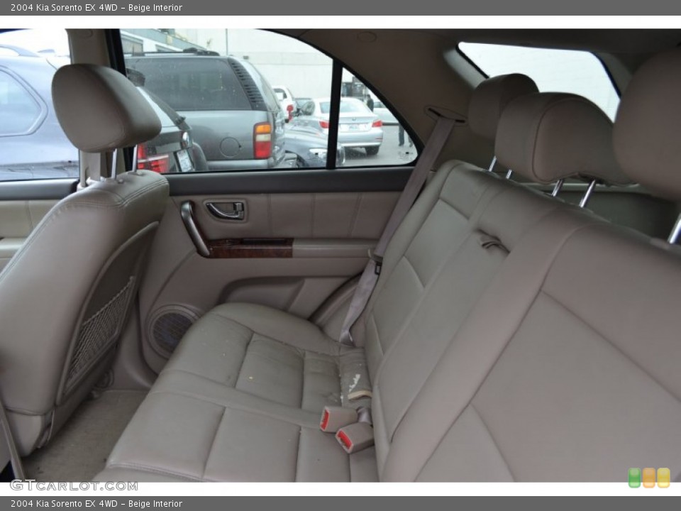 Beige Interior Photo for the 2004 Kia Sorento EX 4WD #66099005