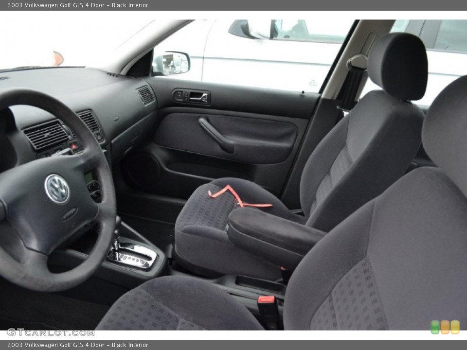 Black Interior Photo for the 2003 Volkswagen Golf GLS 4 Door #66099042