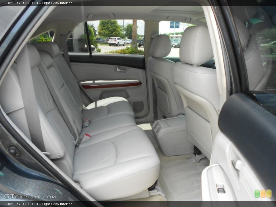 Light Gray Interior Photo for the 2005 Lexus RX 330 #66104394