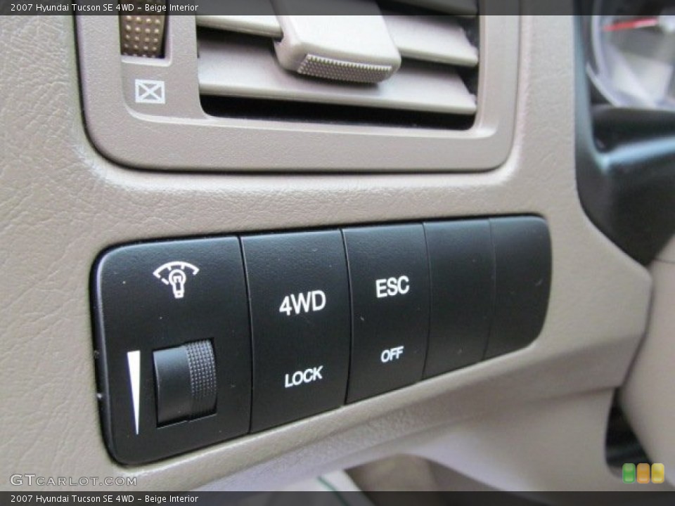 Beige Interior Controls for the 2007 Hyundai Tucson SE 4WD #66110097
