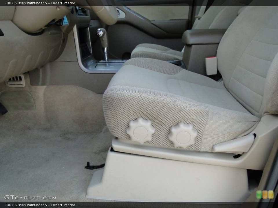Desert 2007 Nissan Pathfinder Interiors
