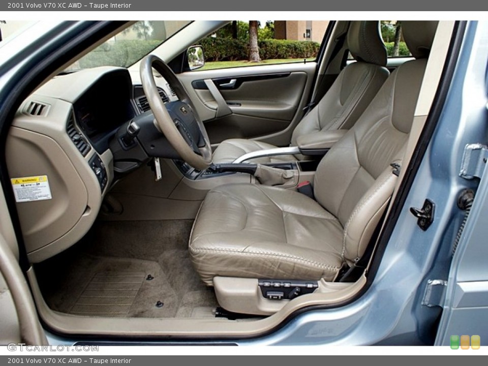Taupe Interior Photo for the 2001 Volvo V70 XC AWD #66129209