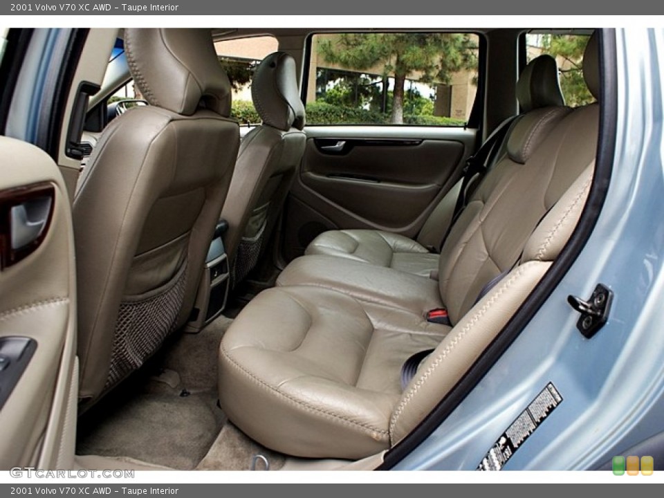 Taupe Interior Photo for the 2001 Volvo V70 XC AWD #66129230