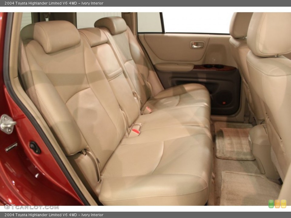 Ivory Interior Photo for the 2004 Toyota Highlander Limited V6 4WD #66130727