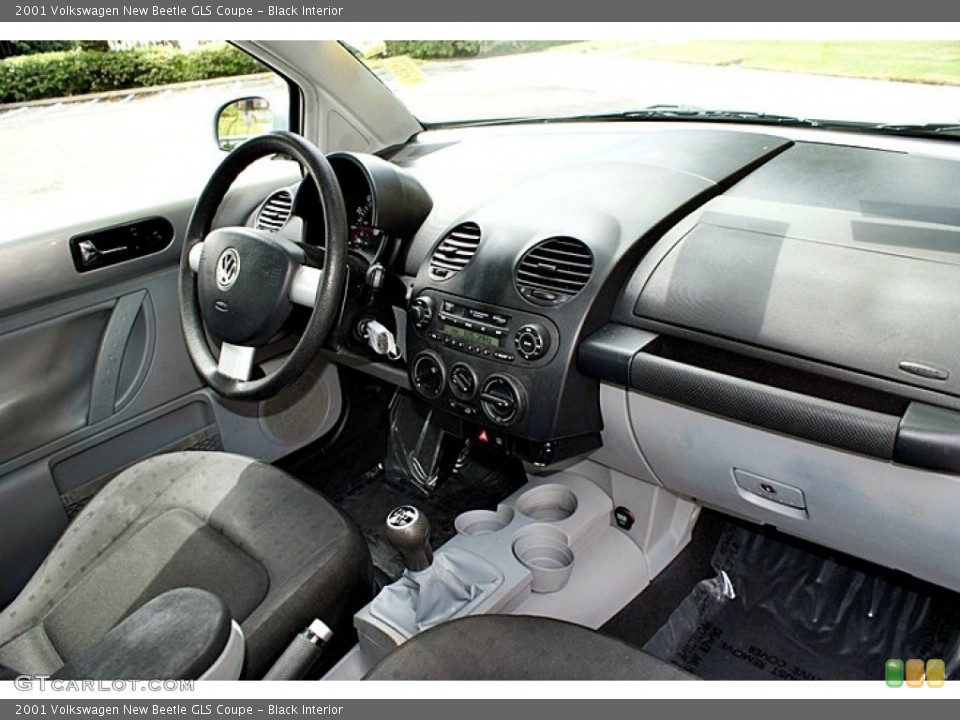 Black Interior Dashboard for the 2001 Volkswagen New Beetle GLS Coupe #66132035
