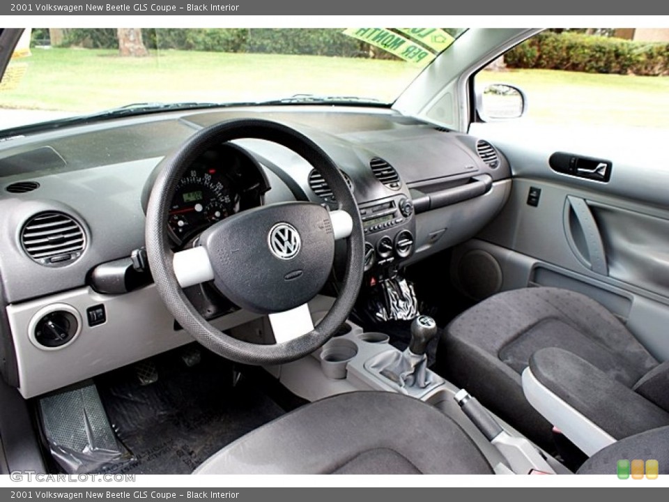 Black Interior Dashboard for the 2001 Volkswagen New Beetle GLS Coupe #66132089
