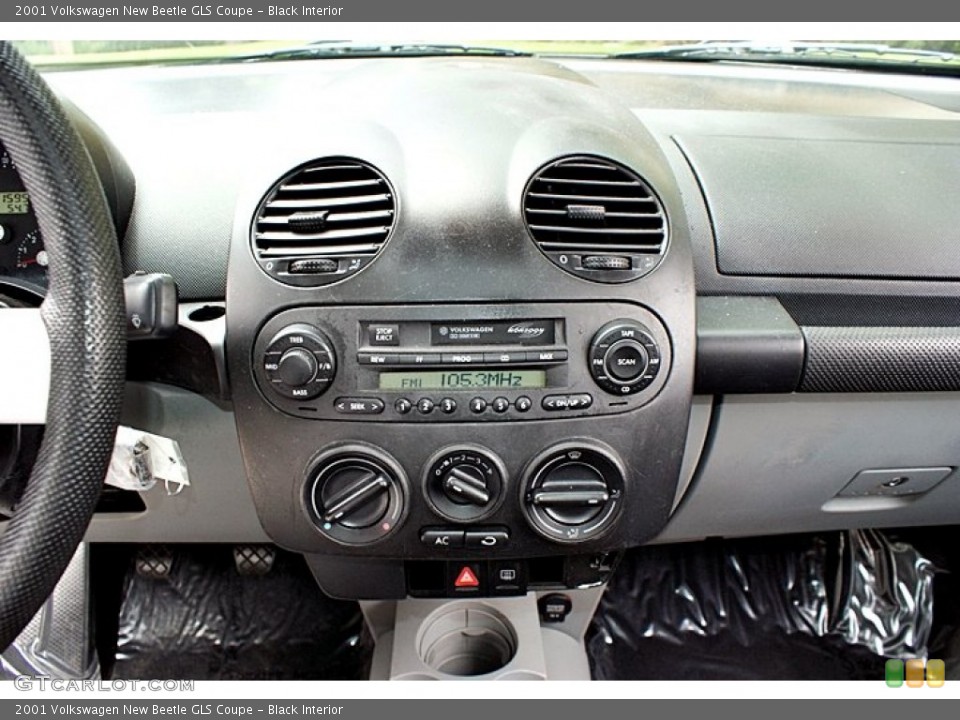 Black Interior Controls for the 2001 Volkswagen New Beetle GLS Coupe #66132116