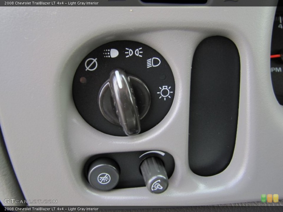 Light Gray Interior Controls for the 2008 Chevrolet TrailBlazer LT 4x4 #66140387
