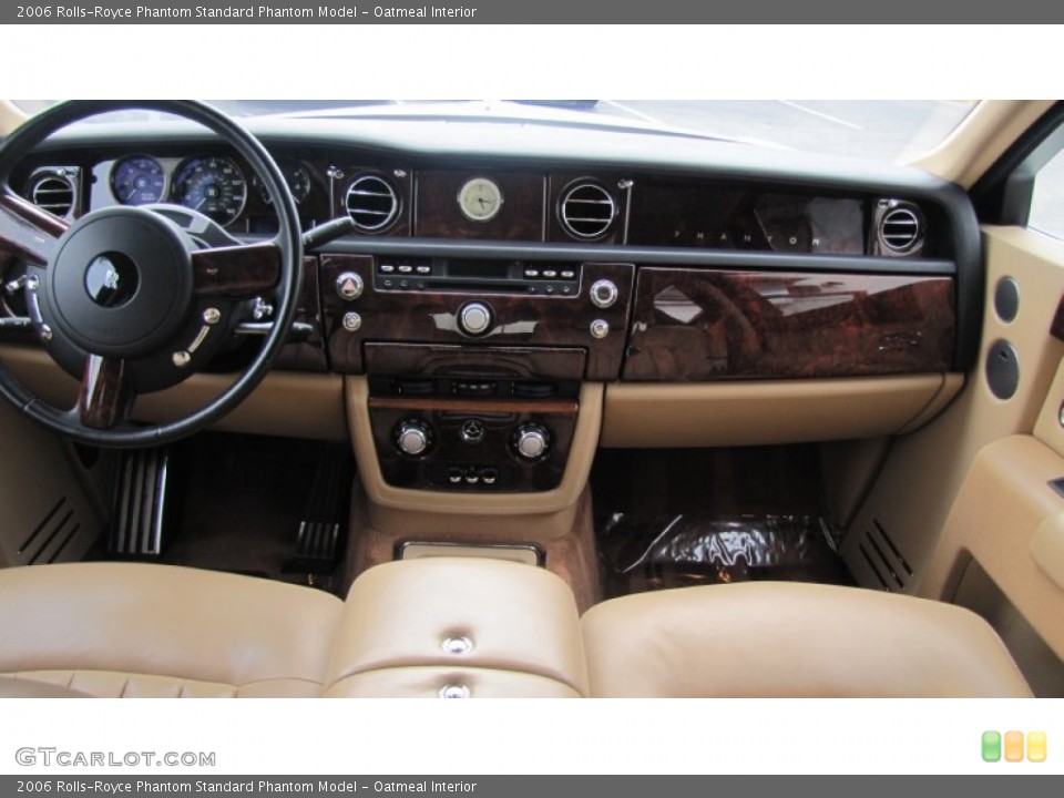 Oatmeal Interior Dashboard for the 2006 Rolls-Royce Phantom  #66141170