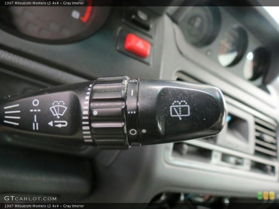 Gray Interior Controls for the 1997 Mitsubishi Montero LS 4x4 #66141779