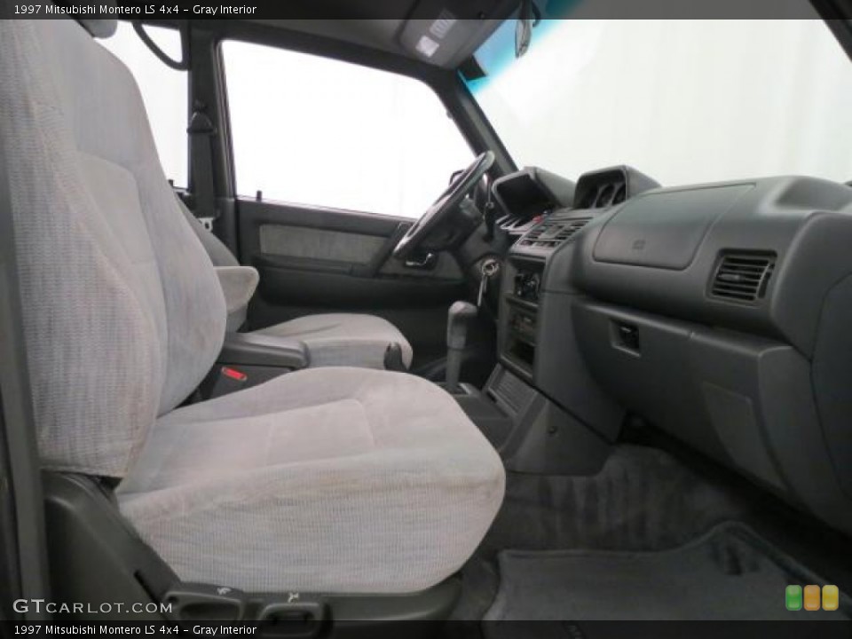 Gray Interior Photo for the 1997 Mitsubishi Montero LS 4x4 #66141788