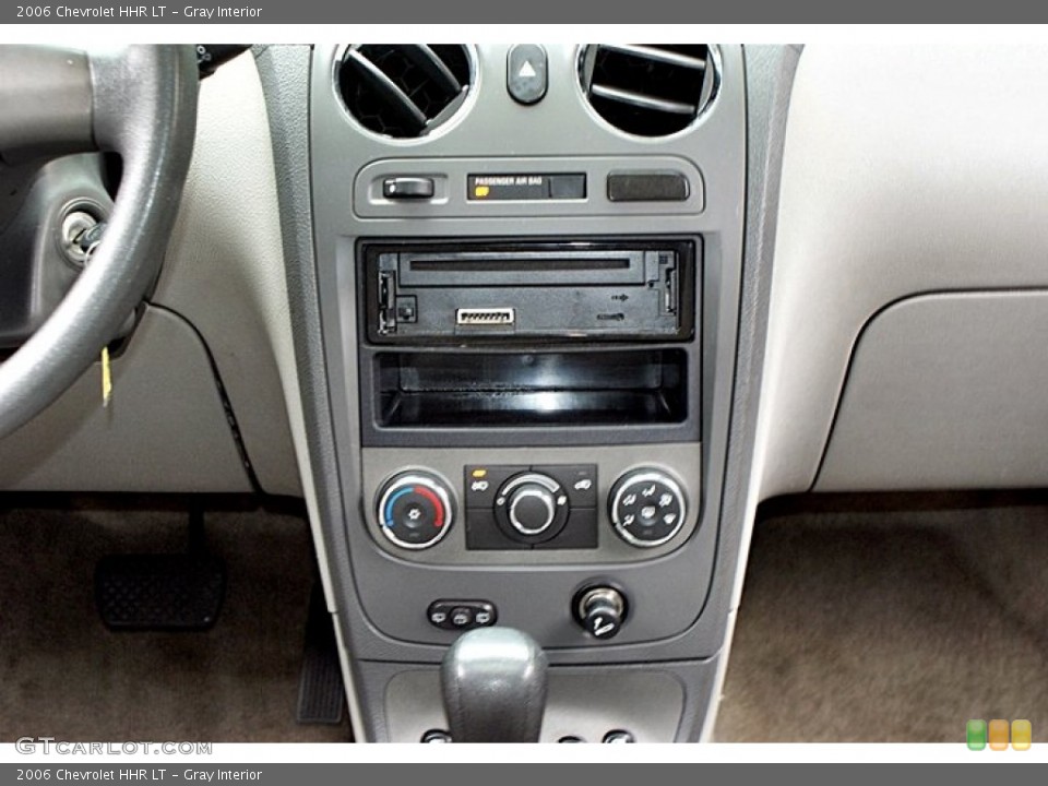 Gray Interior Controls for the 2006 Chevrolet HHR LT #66143303