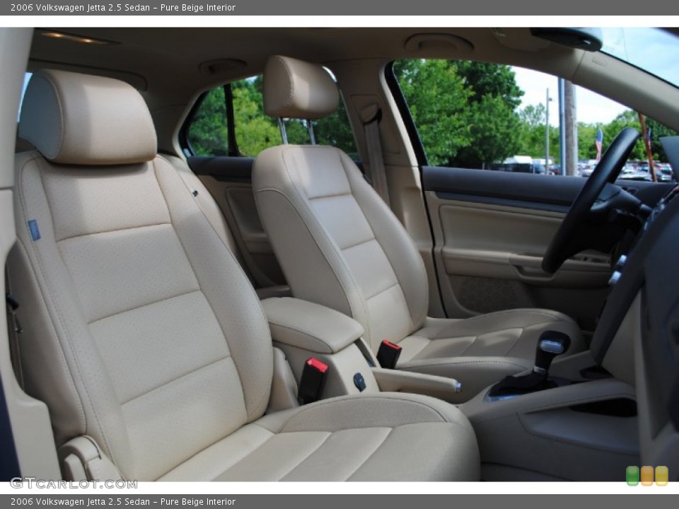 Pure Beige Interior Photo for the 2006 Volkswagen Jetta 2.5 Sedan #66144908