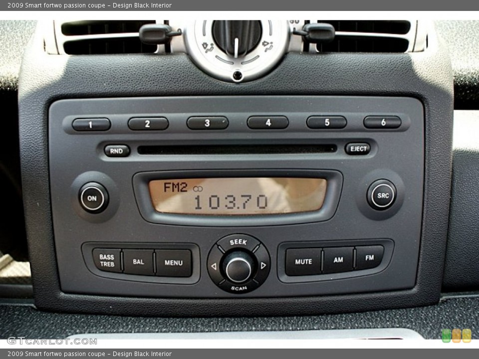 Design Black Interior Audio System for the 2009 Smart fortwo passion coupe #66146792
