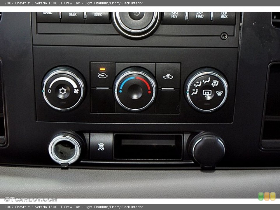 Light Titanium/Ebony Black Interior Controls for the 2007 Chevrolet Silverado 1500 LT Crew Cab #66149060