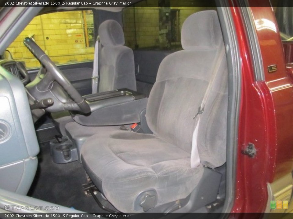 Graphite Gray Interior Photo for the 2002 Chevrolet Silverado 1500 LS Regular Cab #66159896