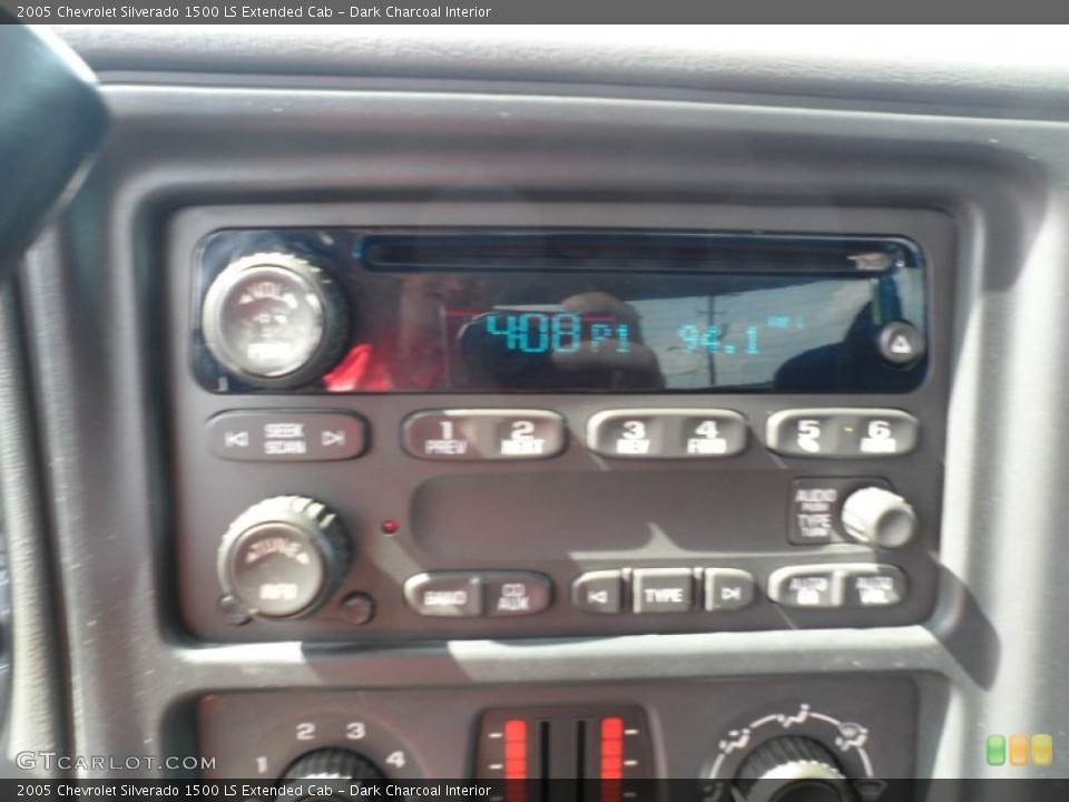 Dark Charcoal Interior Audio System for the 2005 Chevrolet Silverado 1500 LS Extended Cab #66170252