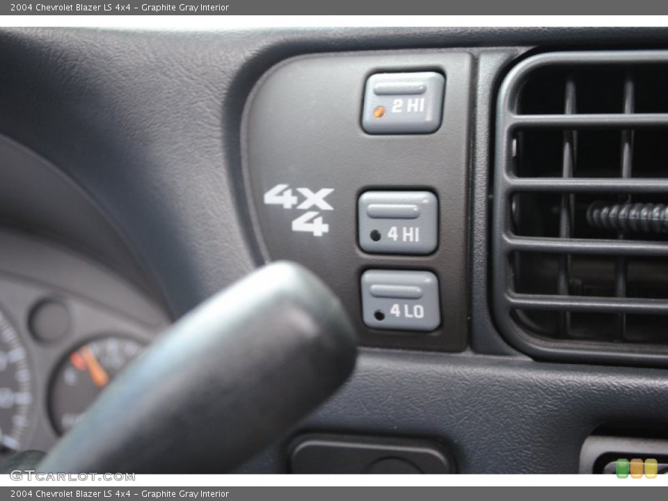 Graphite Gray Interior Controls for the 2004 Chevrolet Blazer LS 4x4 #66176702