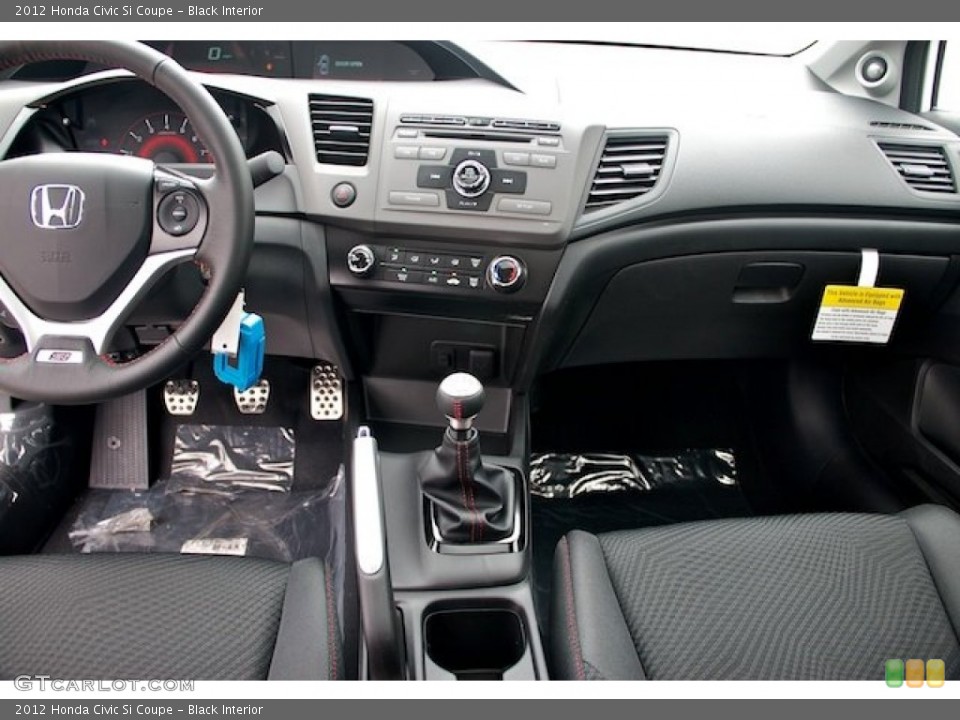 Black Interior Dashboard for the 2012 Honda Civic Si Coupe #66184724