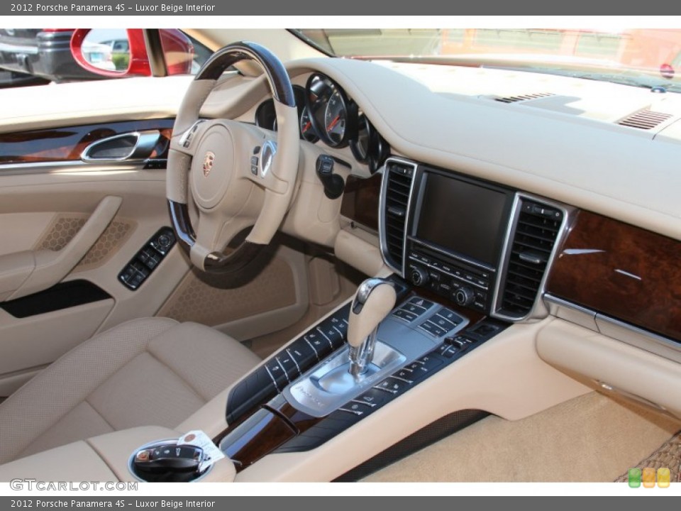 Luxor Beige Interior Dashboard for the 2012 Porsche Panamera 4S #66187046