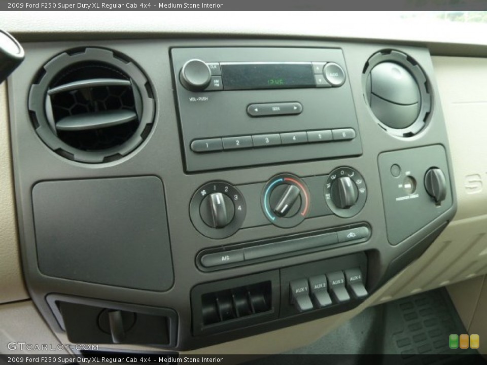 Medium Stone Interior Controls for the 2009 Ford F250 Super Duty XL Regular Cab 4x4 #66192599