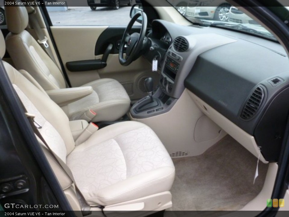 Tan Interior Photo for the 2004 Saturn VUE V6 #66208756