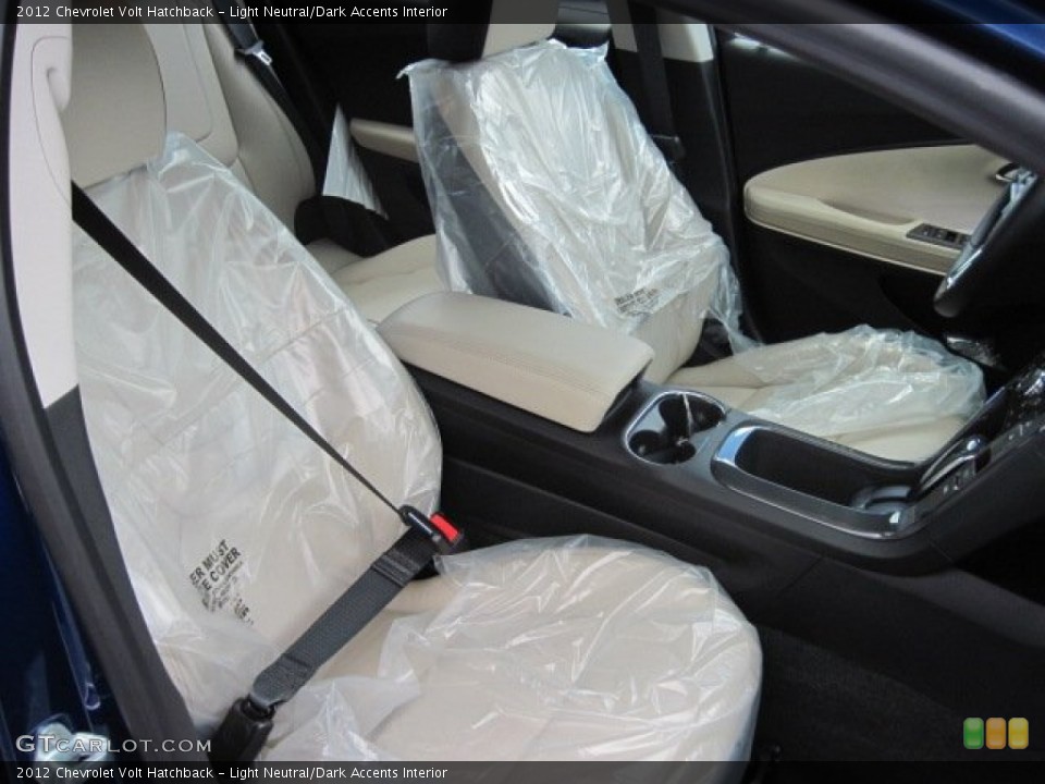 Light Neutral/Dark Accents Interior Photo for the 2012 Chevrolet Volt Hatchback #66211909