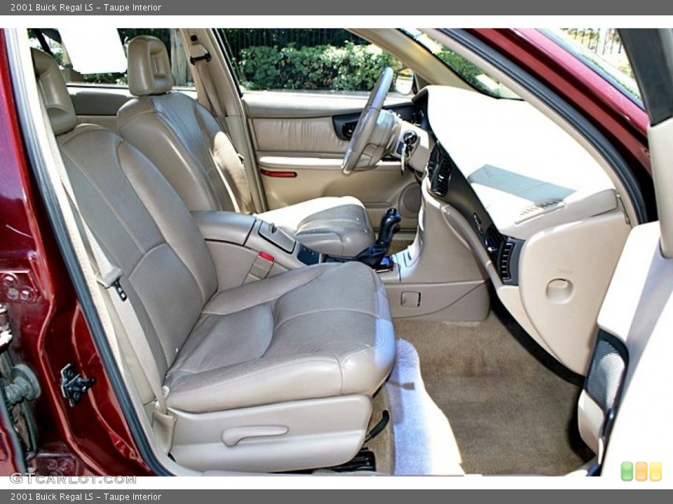 Taupe Interior Photo for the 2001 Buick Regal LS #66214297