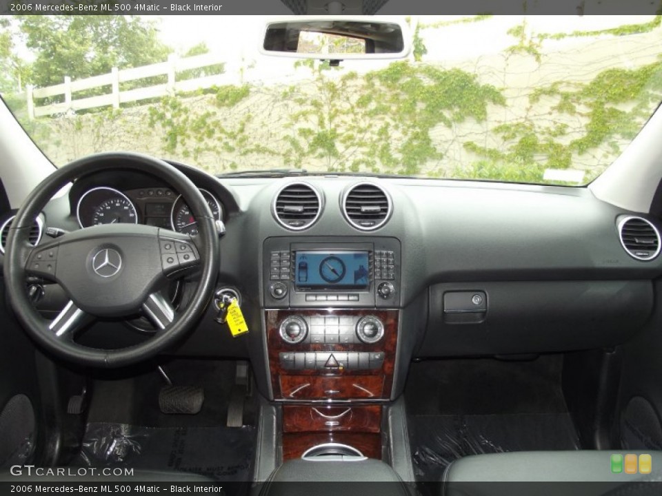 Black Interior Dashboard for the 2006 Mercedes-Benz ML 500 4Matic #66243573