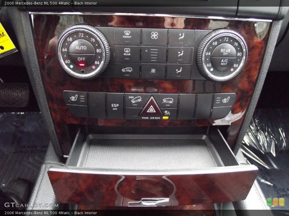 Black Interior Controls for the 2006 Mercedes-Benz ML 500 4Matic #66243639