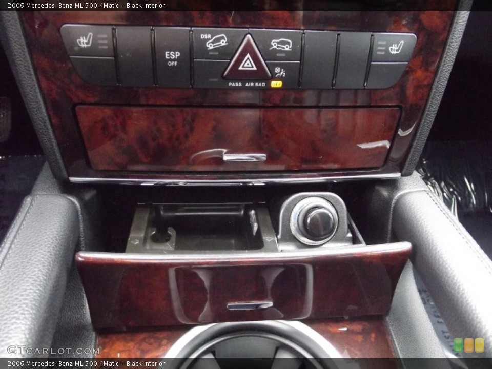 Black Interior Controls for the 2006 Mercedes-Benz ML 500 4Matic #66243648