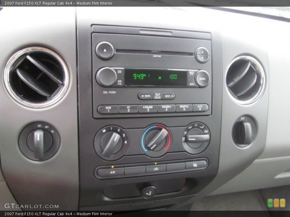 Medium Flint Interior Controls for the 2007 Ford F150 XLT Regular Cab 4x4 #66250378