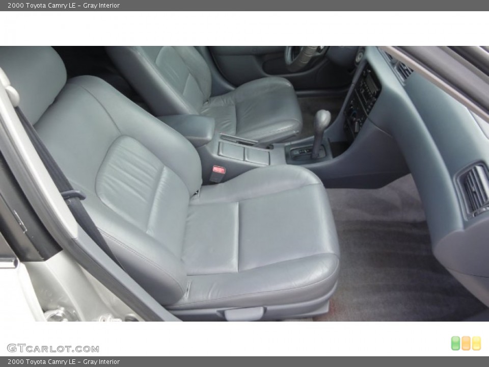 Gray Interior Photo for the 2000 Toyota Camry LE #66278124