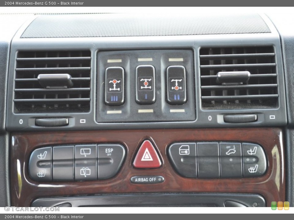 Black Interior Controls for the 2004 Mercedes-Benz G 500 #66289512