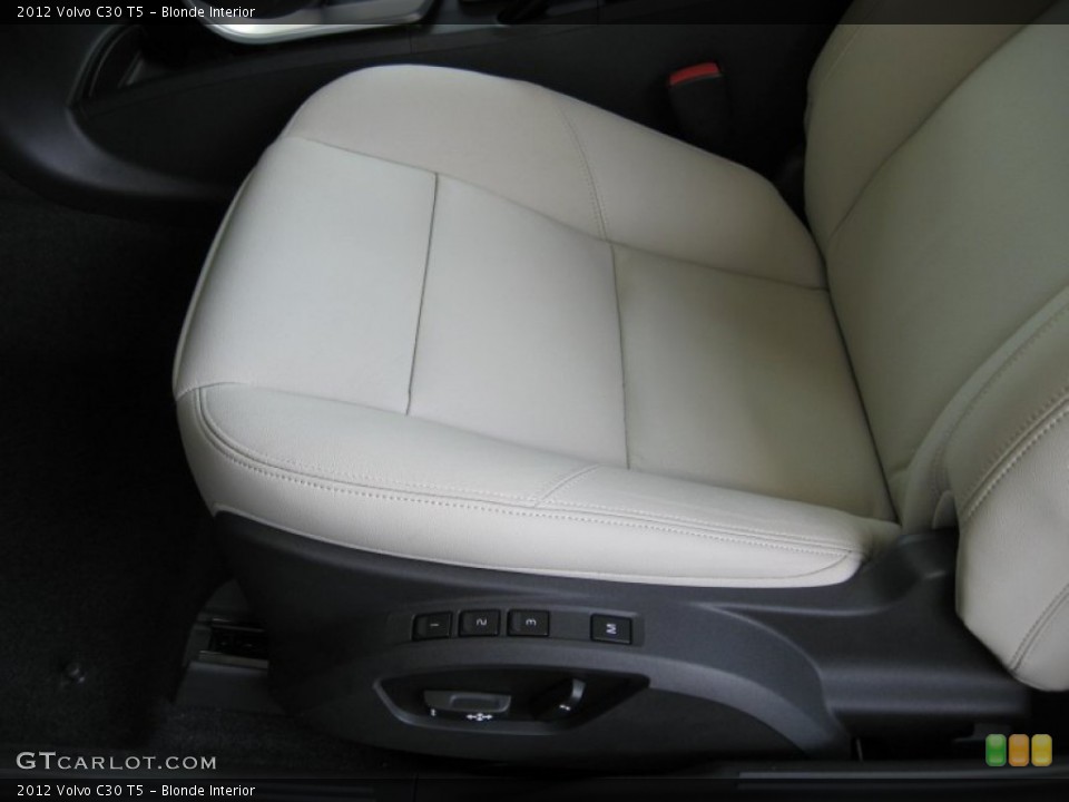 Blonde Interior Photo for the 2012 Volvo C30 T5 #66303152