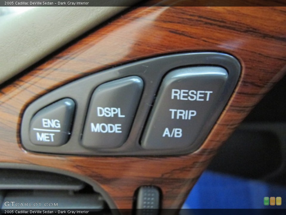Dark Gray Interior Controls for the 2005 Cadillac DeVille Sedan #66317535