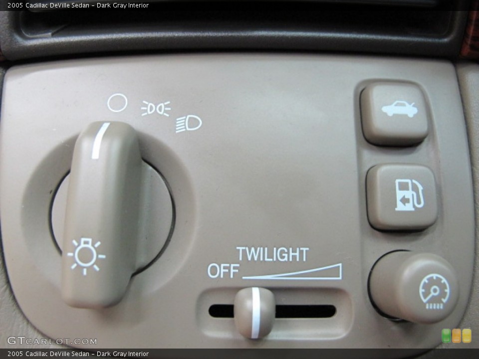 Dark Gray Interior Controls for the 2005 Cadillac DeVille Sedan #66317544