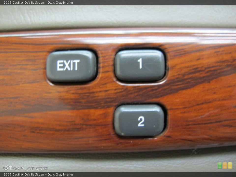 Dark Gray Interior Controls for the 2005 Cadillac DeVille Sedan #66317553