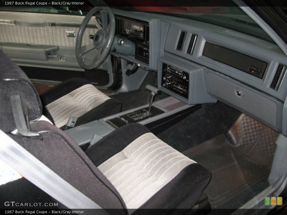 Black/Gray Interior Photo for the 1987 Buick Regal Coupe #66330030