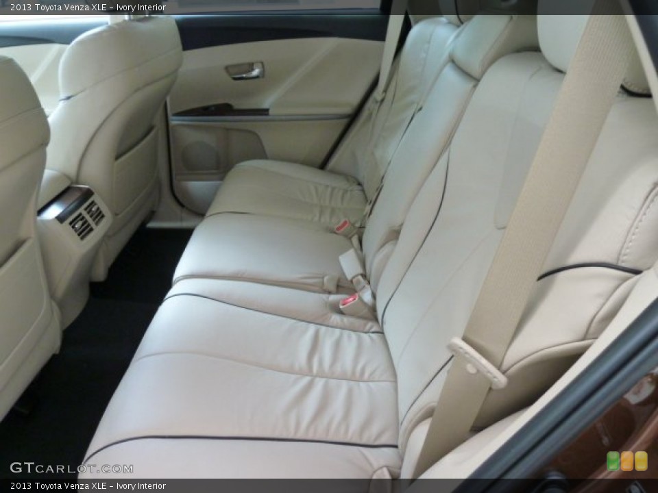 Ivory Interior Photo for the 2013 Toyota Venza XLE #66343727