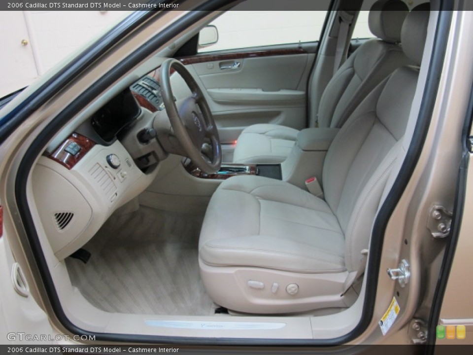 Cashmere Interior Photo for the 2006 Cadillac DTS  #66369320