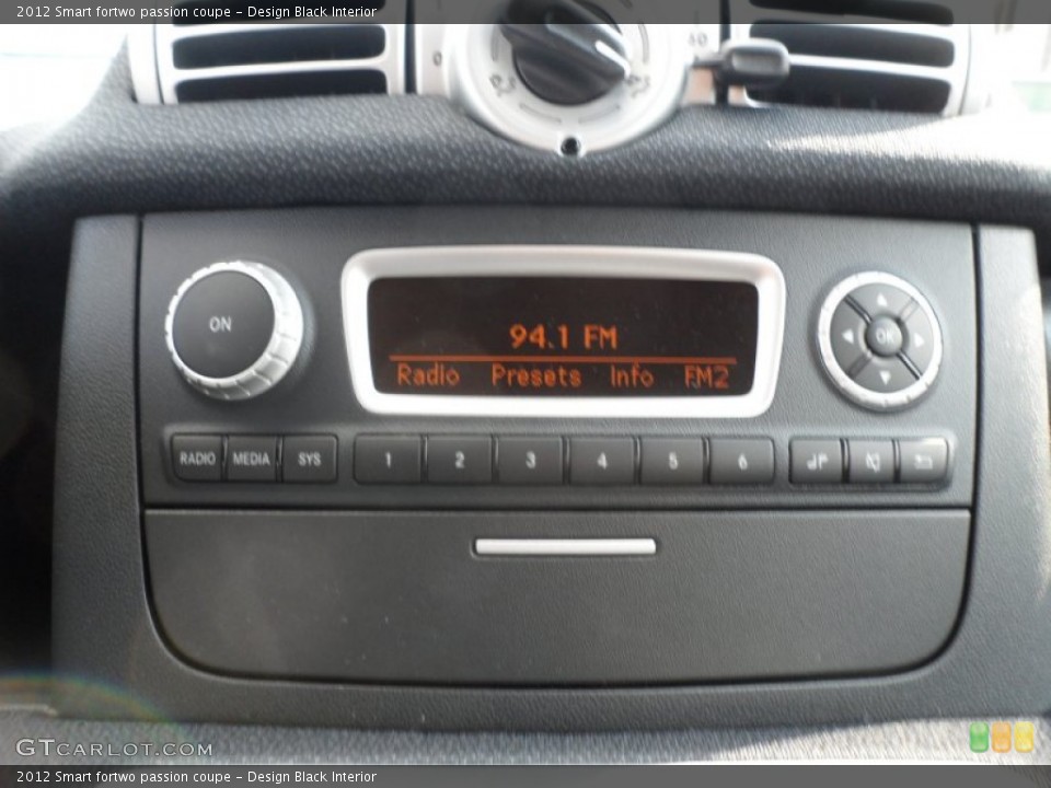 Design Black Interior Audio System for the 2012 Smart fortwo passion coupe #66375362