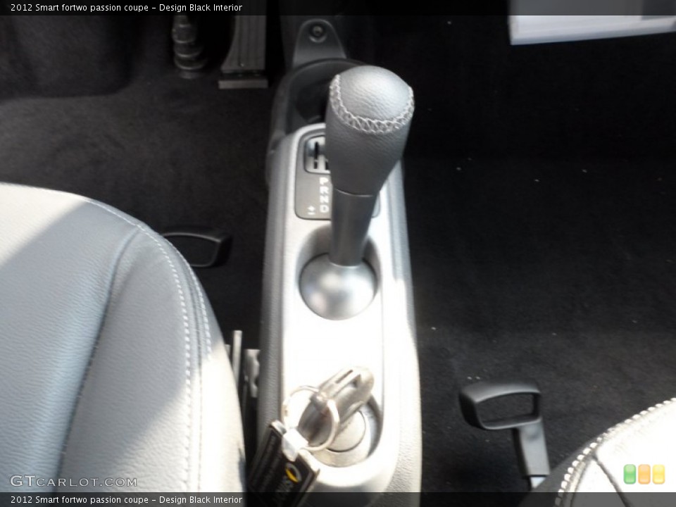 Design Black Interior Transmission for the 2012 Smart fortwo passion coupe #66375386