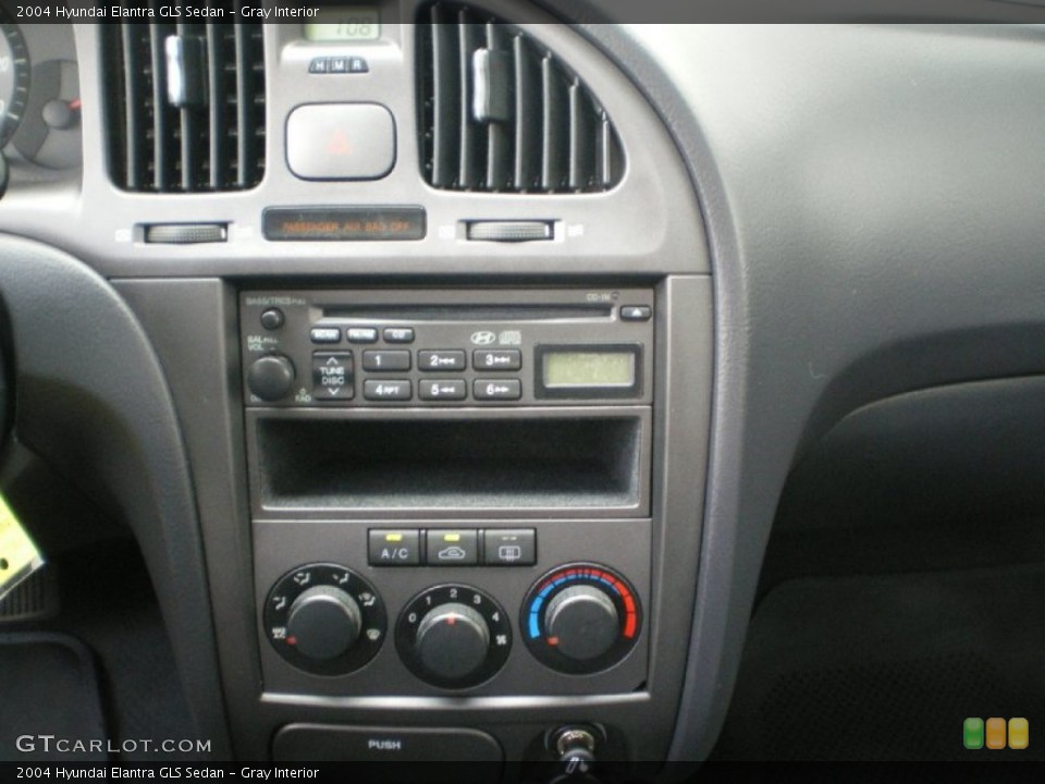 Gray Interior Controls for the 2004 Hyundai Elantra GLS Sedan #66385301