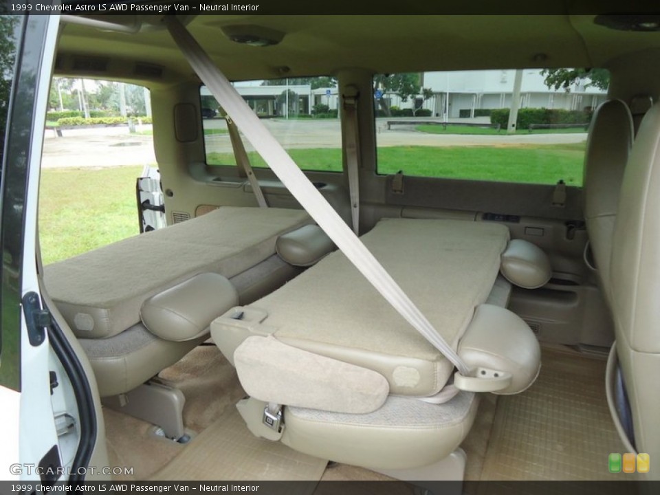 Neutral Interior Photo for the 1999 Chevrolet Astro LS AWD Passenger Van #66386162