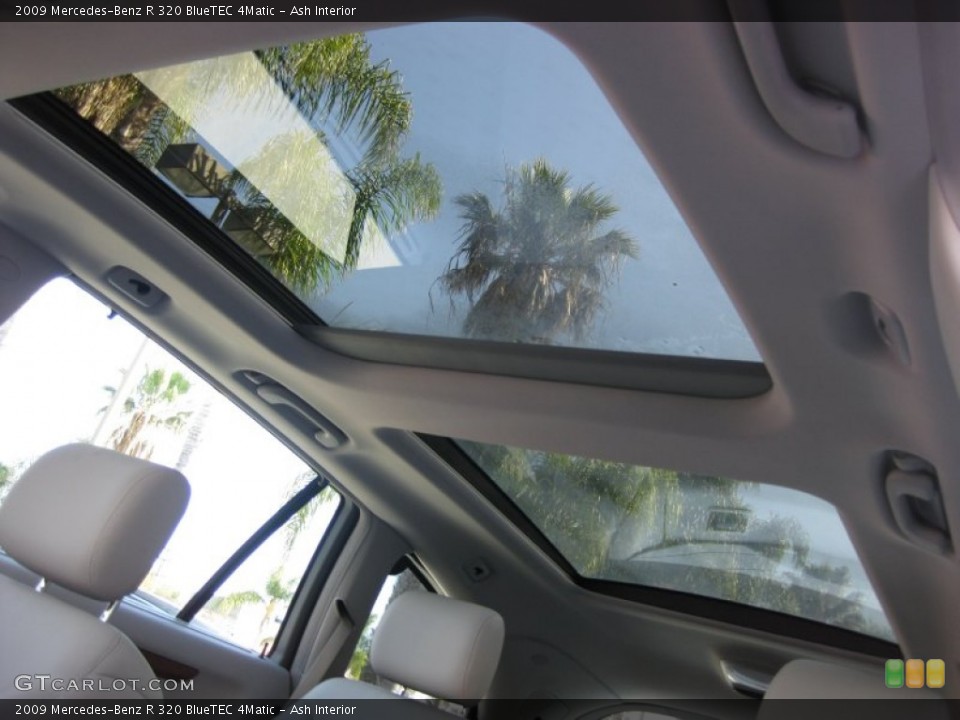 Ash Interior Sunroof for the 2009 Mercedes-Benz R 320 BlueTEC 4Matic #66397307
